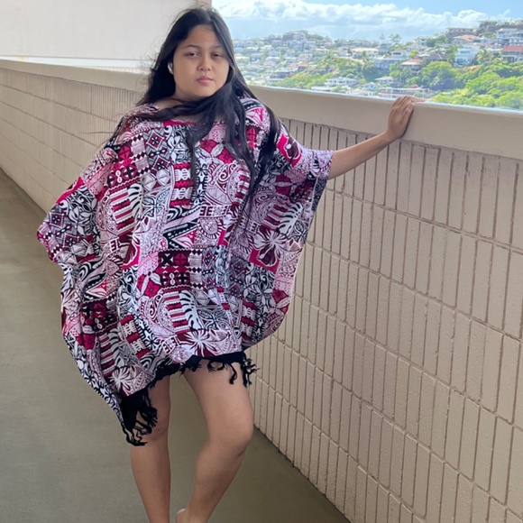 0070/ Red Black Colorful Poncho With Fringe , Loose Top - Picture 2 of 11